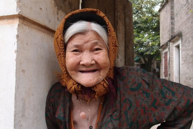 sourire femme age vietnam
