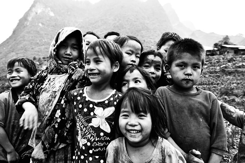 Enfants dans la région karstique du Nord Vietnam