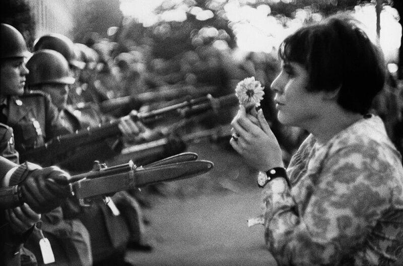 jeune fille fleur washington guerre vietnam
