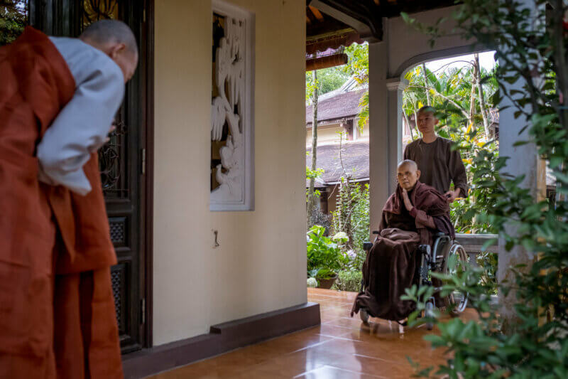 thich nhat hanh tu hieu hué