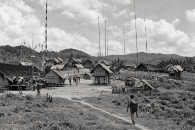Village maa'