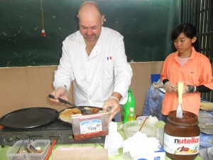SAM_0739 C'est aussi une bonne occasion pour goûter des spécialités de differents pays