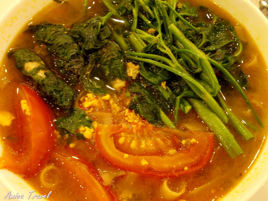 Banh da cua de Hai Phong - soupe au crabe Banh da cua de Hai Phong - soupe au crabe