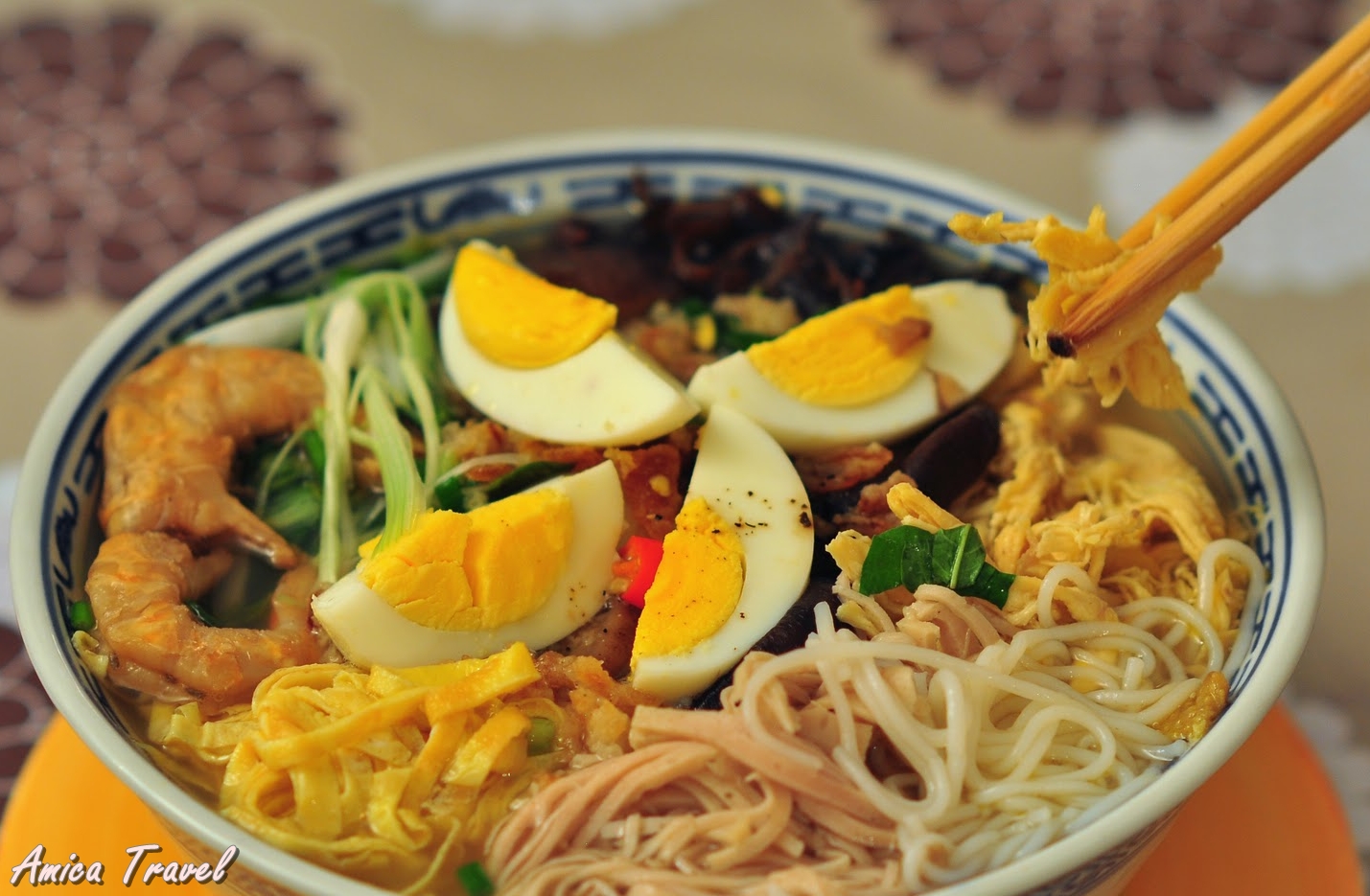 Bun thang Hanoi - Soupe au poulet Bun thang Hanoi - Soupe au poulet