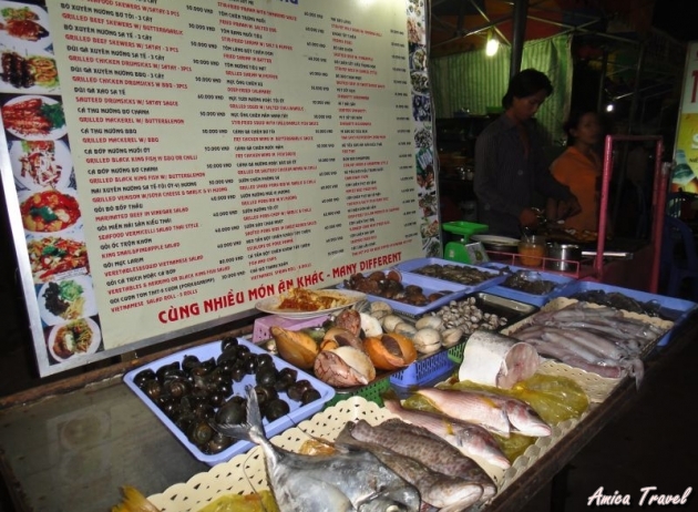 Stand des fruits de mer au marché de nuit à Phu Quoc Stand des fruits de mer au marché de nuit à Phu Quoc