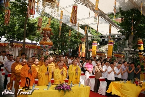 Fête à la pagode Phat Tich