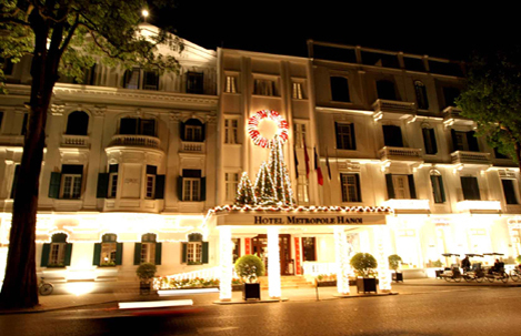 Devant l'hôtel Sofitel Legend Metropole à Hanoi Devant l'hôtel Sofitel Legend Metropole à Hanoi