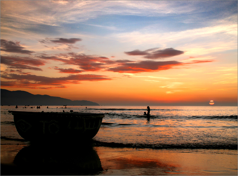 Plage Da Nang au coucher du soleil plage danang