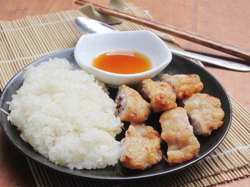 Chả mực avec du riz gluant