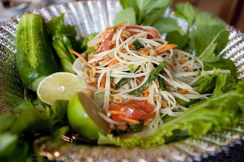 salade-papaye-verte-cuisine-laotienne