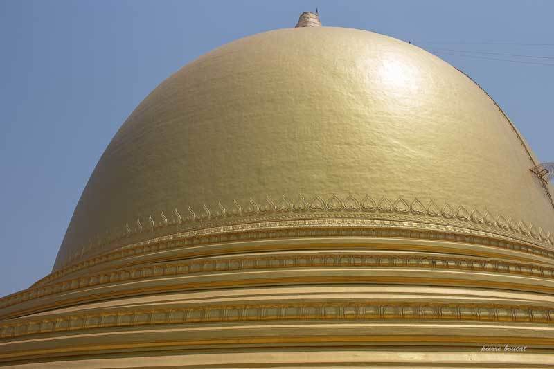 Les premiers stupas étaient ronds et non pointus