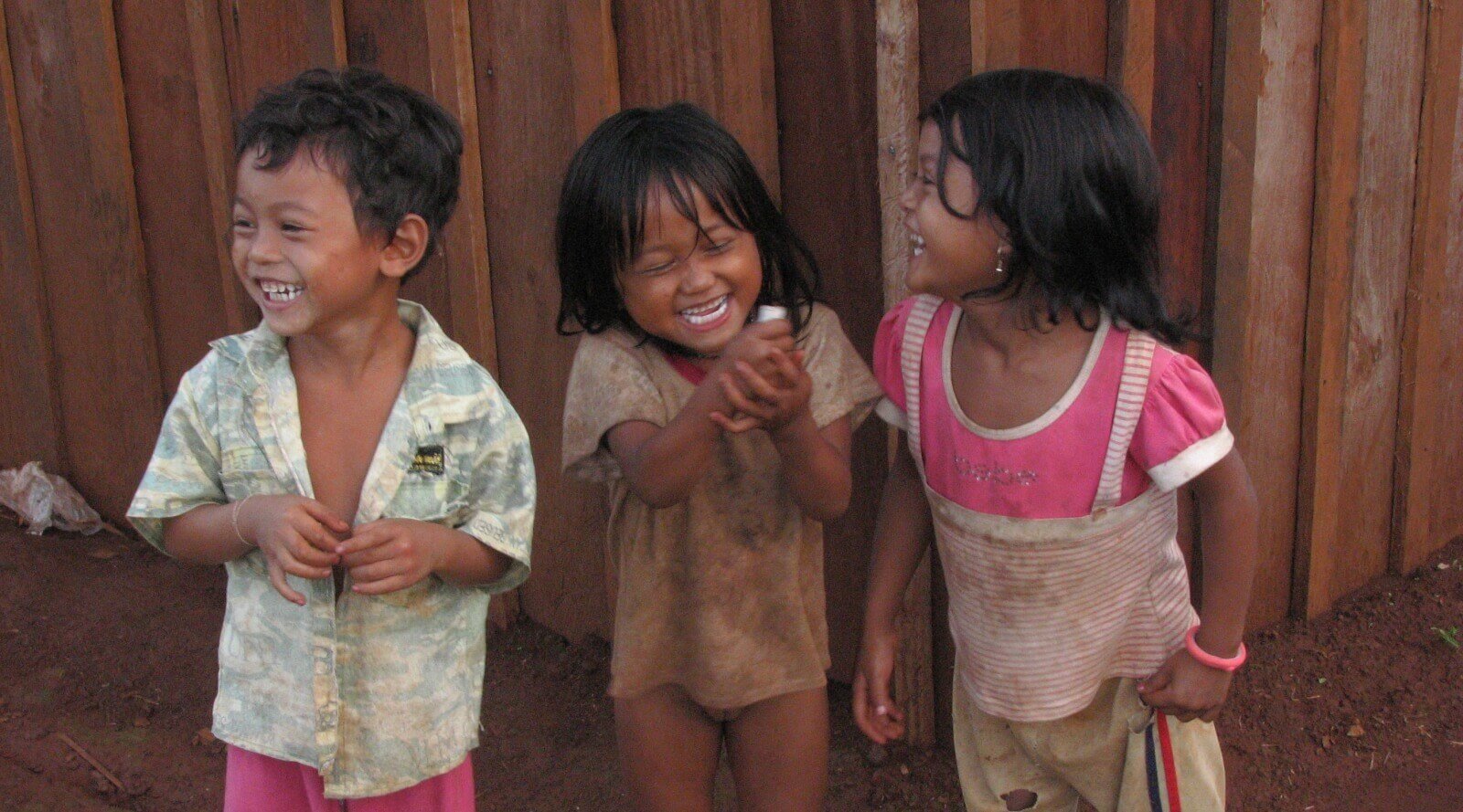 Enfants cambodgiens Laos et Cambodge : règles de savoir-vivre amica travel