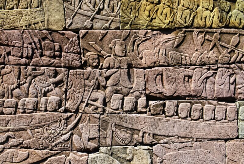 Bas-reliefs d'une bataille navale sur le Tonlé Sap
